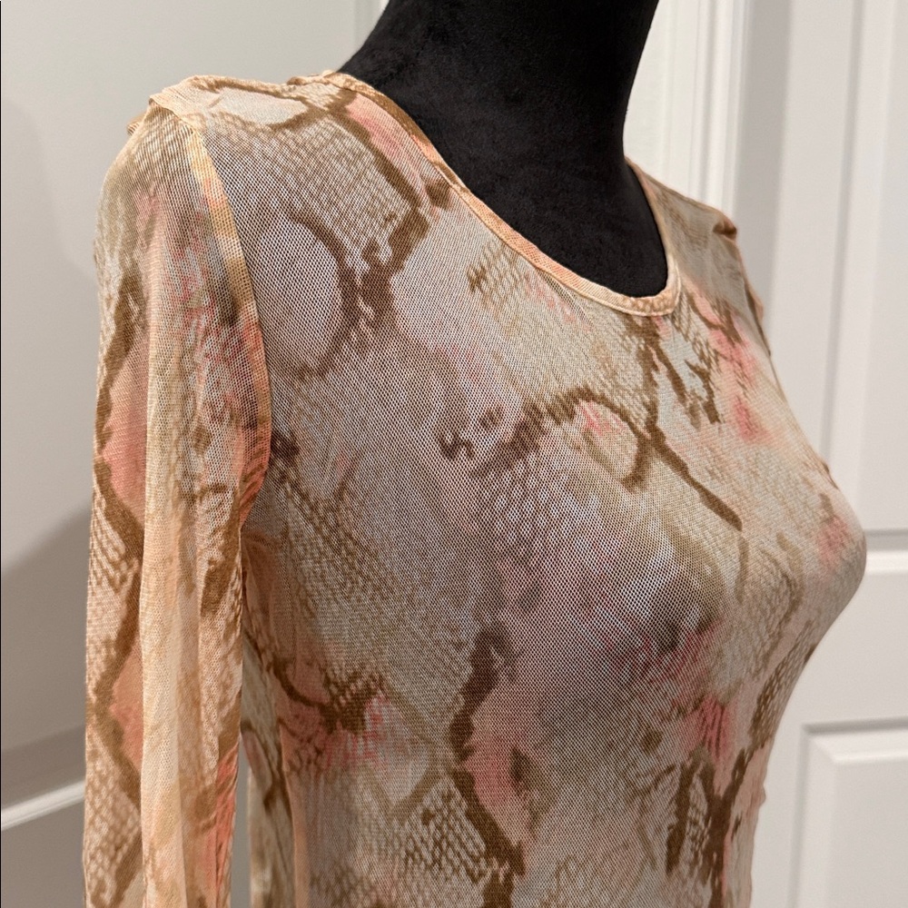 Express Multicolor Snake Pattern Long Sleeve Shee… - image 3